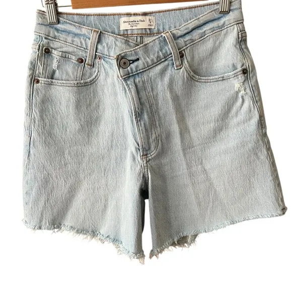 ABERCROMBIE &amp; FITCH The Dad Short High Rise Sz 27/4