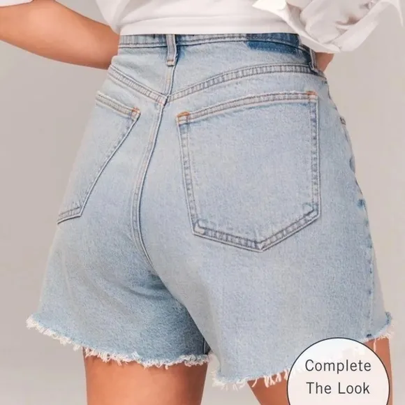 ABERCROMBIE &amp; FITCH The Dad Short High Rise Sz 27/4