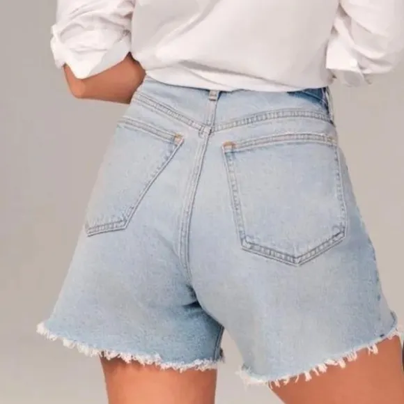 ABERCROMBIE &amp; FITCH The Dad Short High Rise Sz 27/4