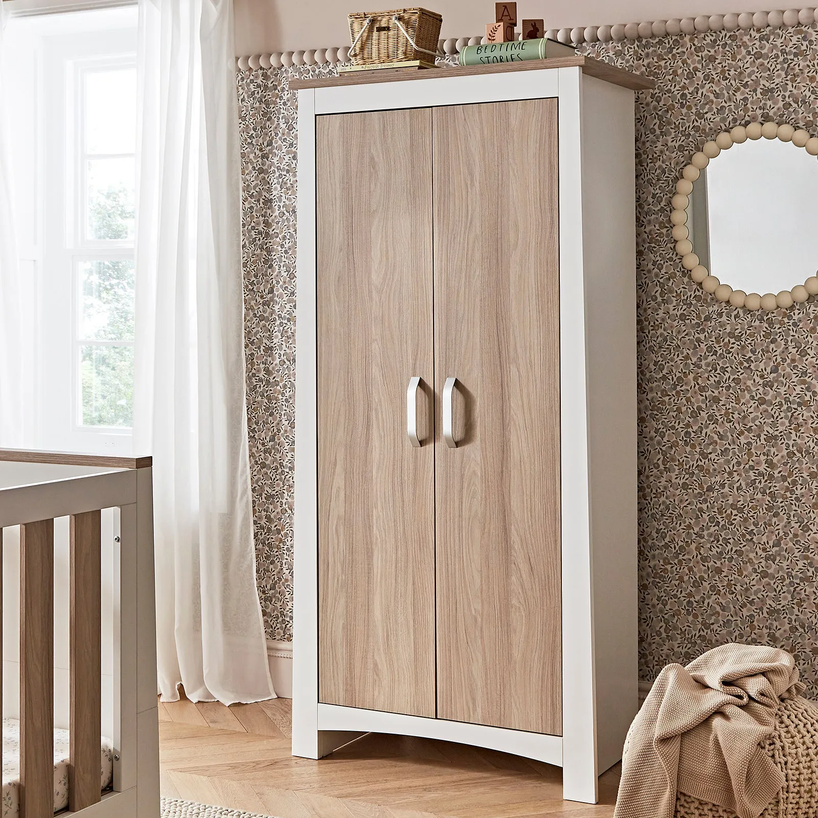ADA WARDROBE