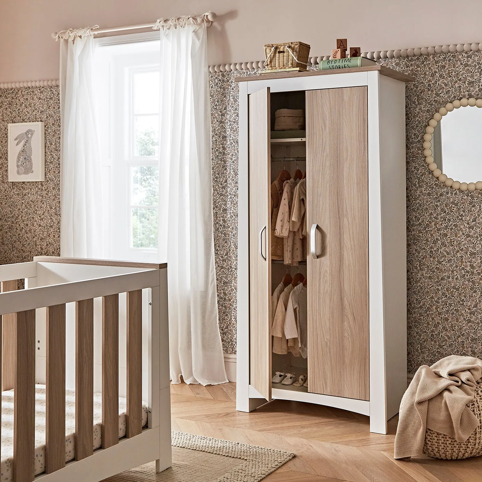 ADA WARDROBE