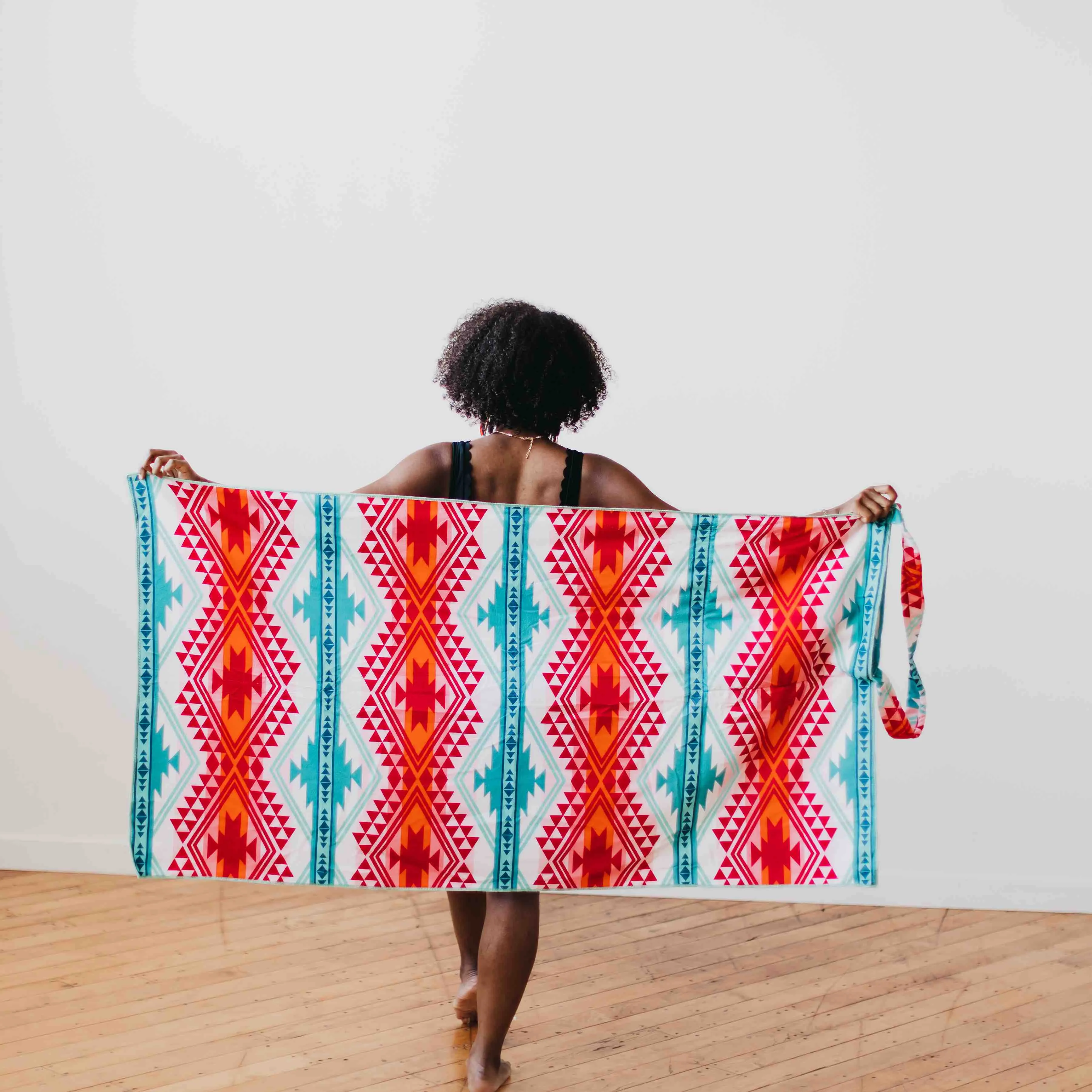 Beach 2-in-1 Towel Tote Red Aztec