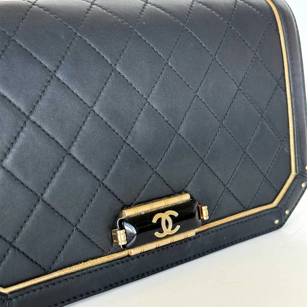 CC Clasp Flap Bag