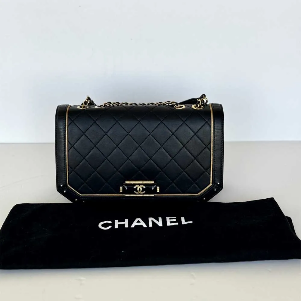 CC Clasp Flap Bag