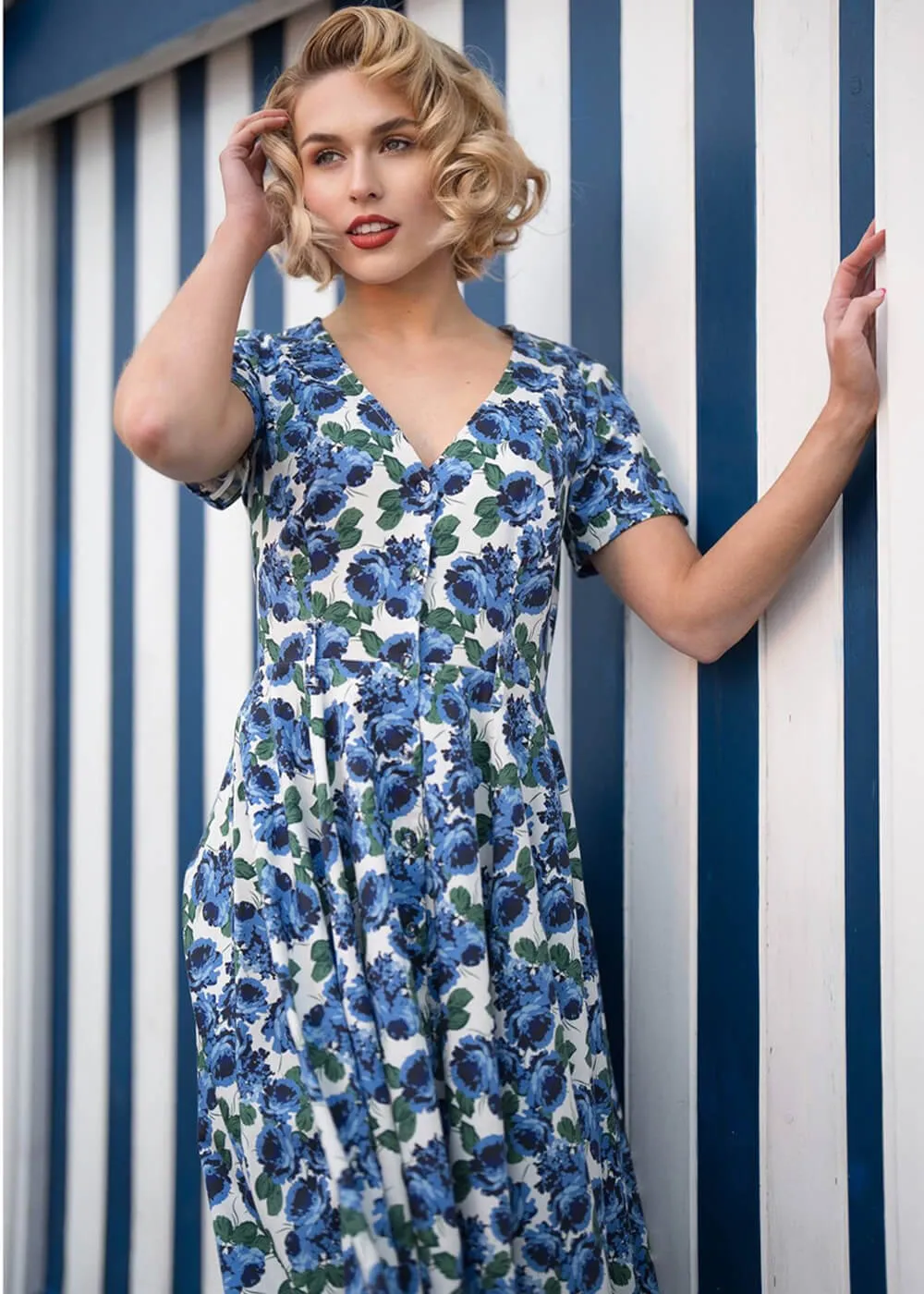 Collectif Shana Pretty Roses 50's Swing Dress White Blue