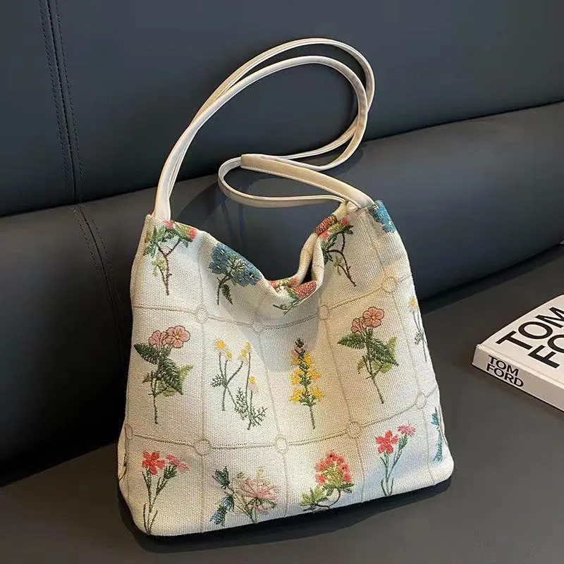 Elena – Floral Embroidered Women’s Bag
