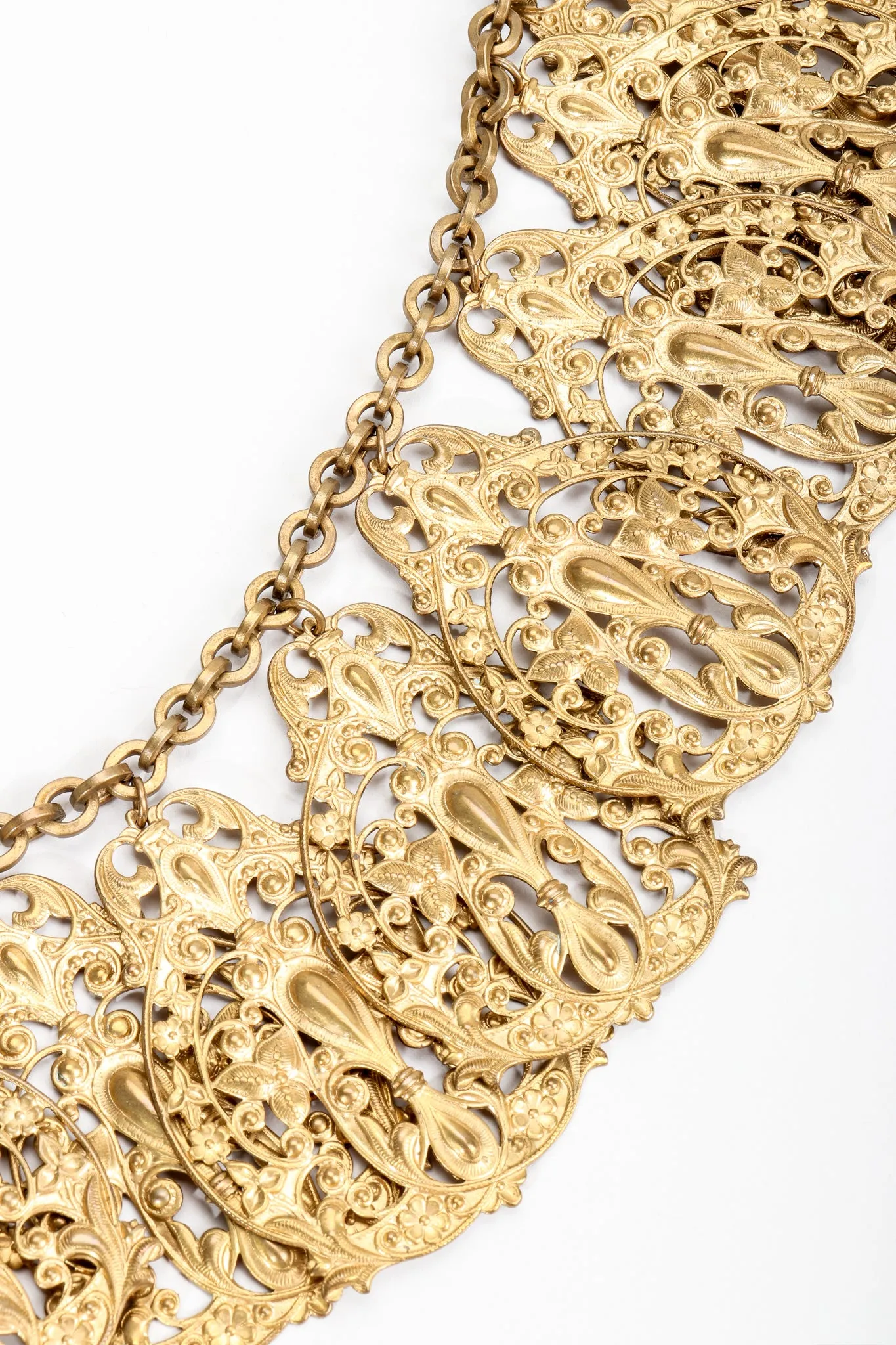 Filigree Plate Collar Necklace