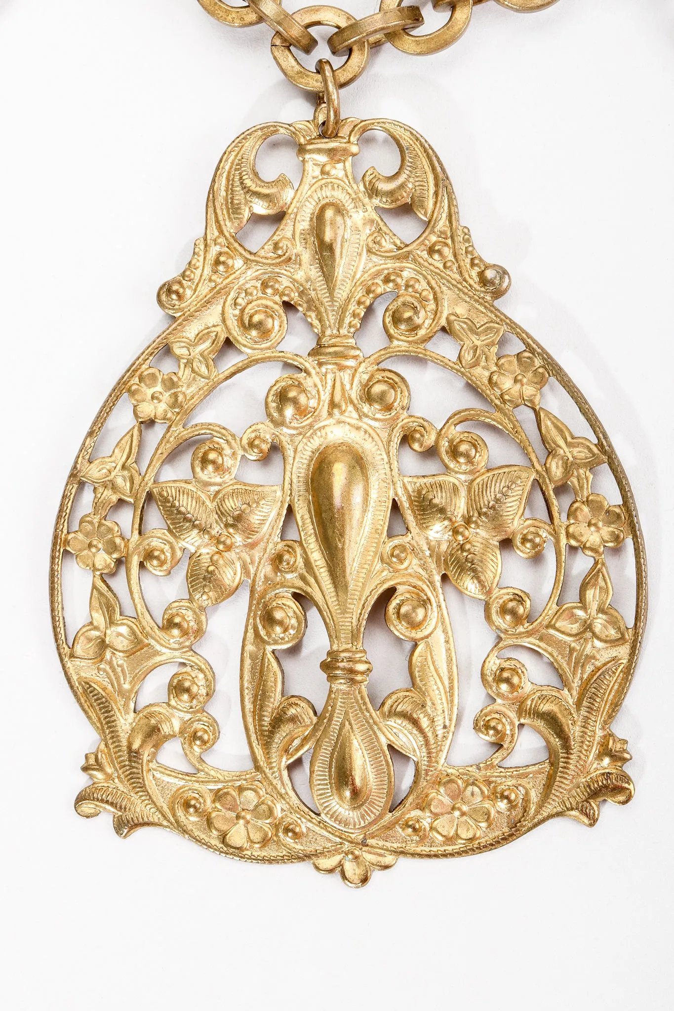 Filigree Plate Collar Necklace