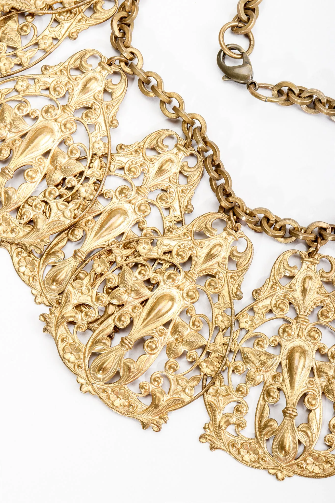 Filigree Plate Collar Necklace