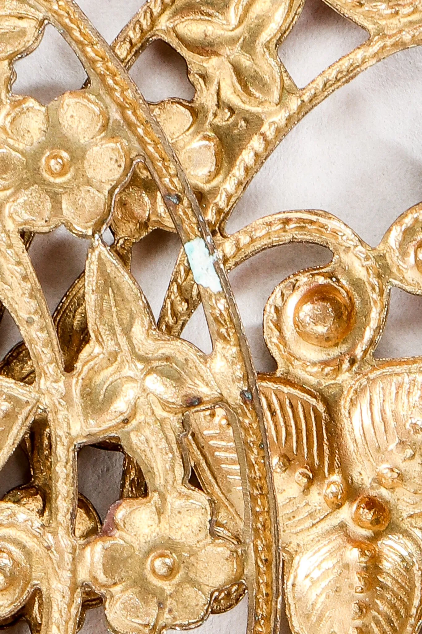 Filigree Plate Collar Necklace