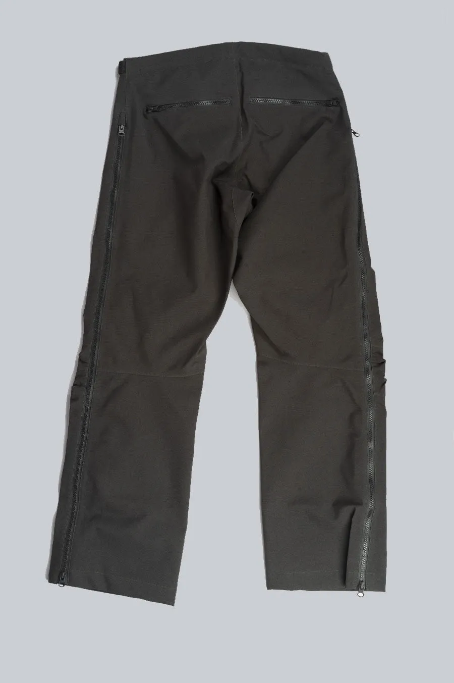 GR10K WR BEMBECULA ARC PANTS DARK SOIL GREY