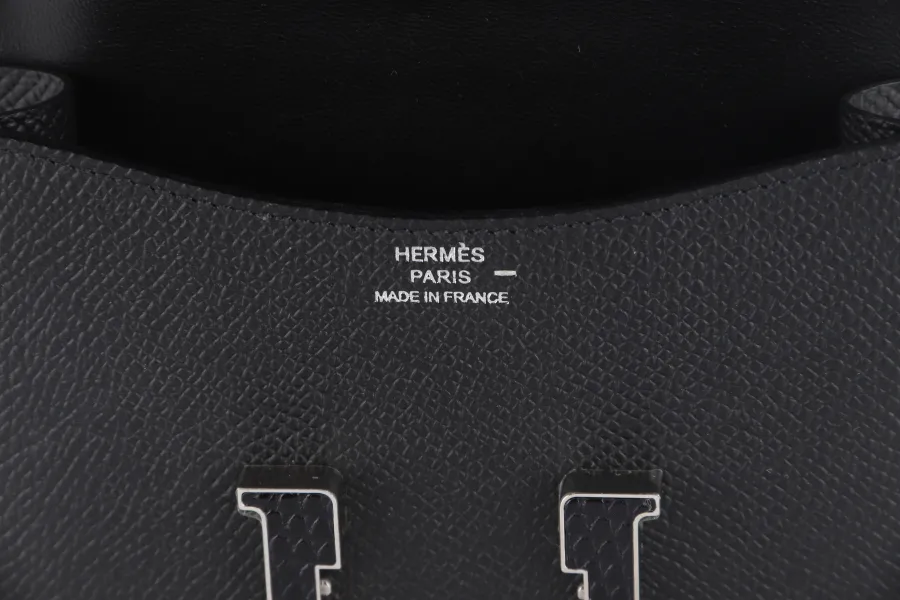 HERMES CONSTANCE SLIM BLACK EPSOM LIZARD HARDWARE (STAMP W) SILVER HARDWARE WITH DUST COVER AND BOX