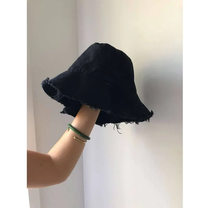 Isla Scott | Dune Bucket Hat - Black