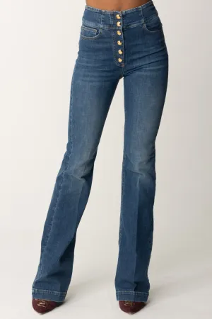 Jeans a Zampa con Bottoniera Centrale