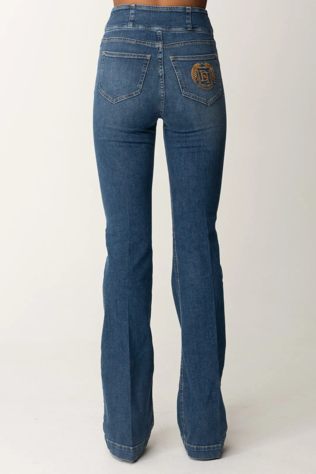 Jeans a Zampa con Bottoniera Centrale