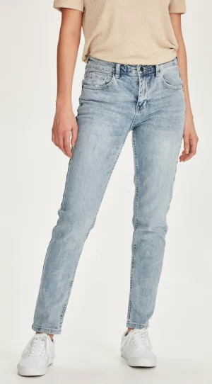 KAILEY | Light Blue Medium Length Jean