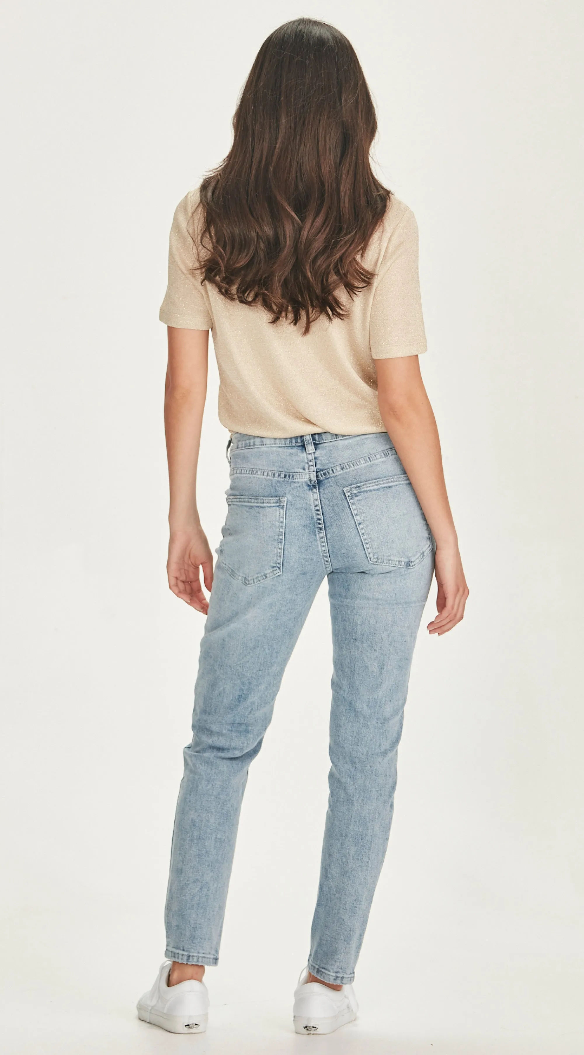 KAILEY | Light Blue Medium Length Jean