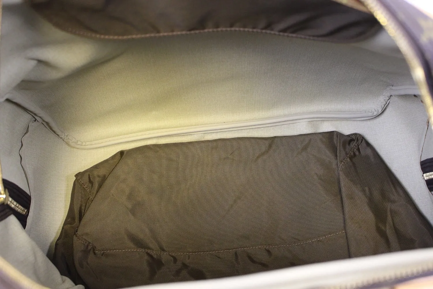 LOUIS VUITTON Monogram Evasion Brown Boston Travel Bag