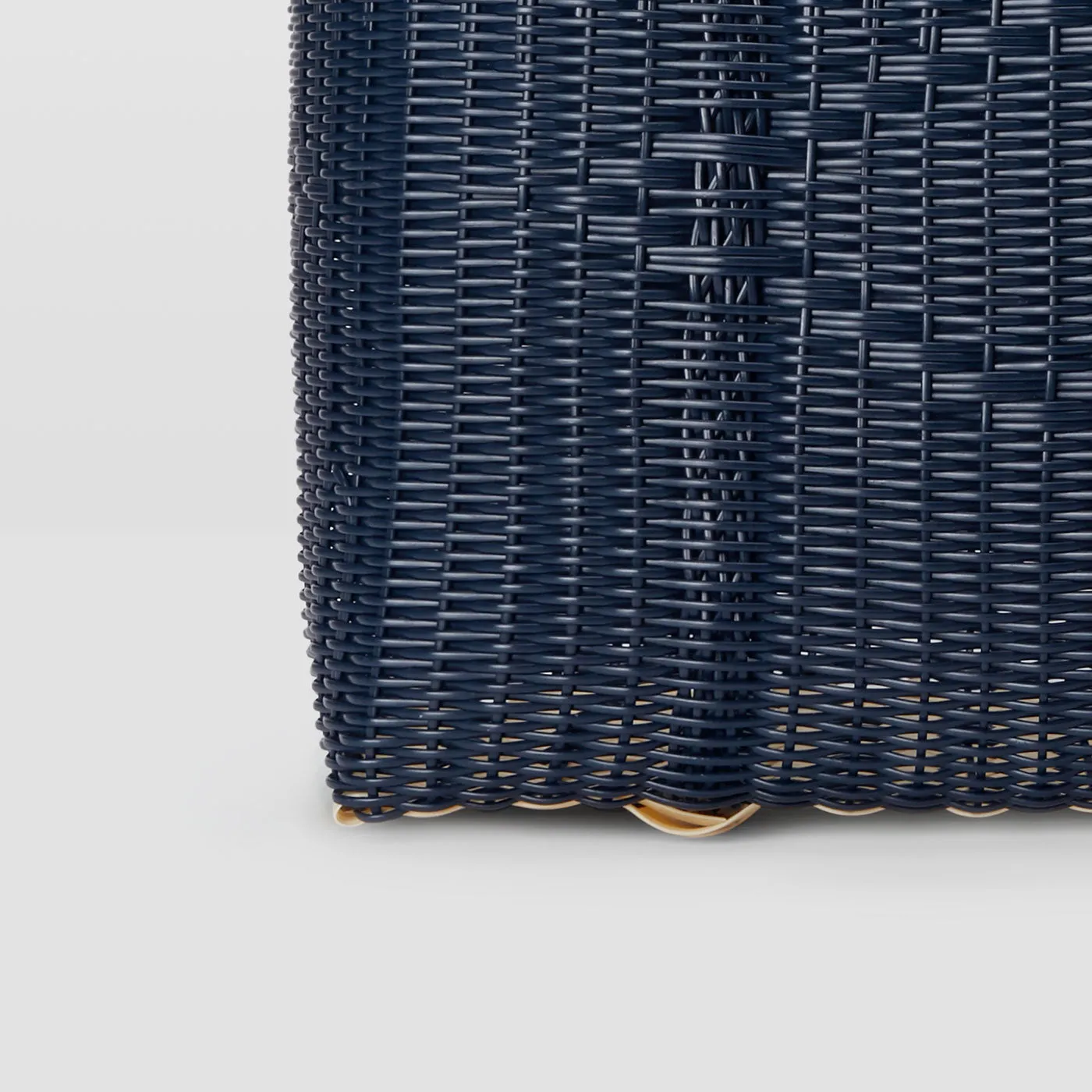 Medium Basket in midnight