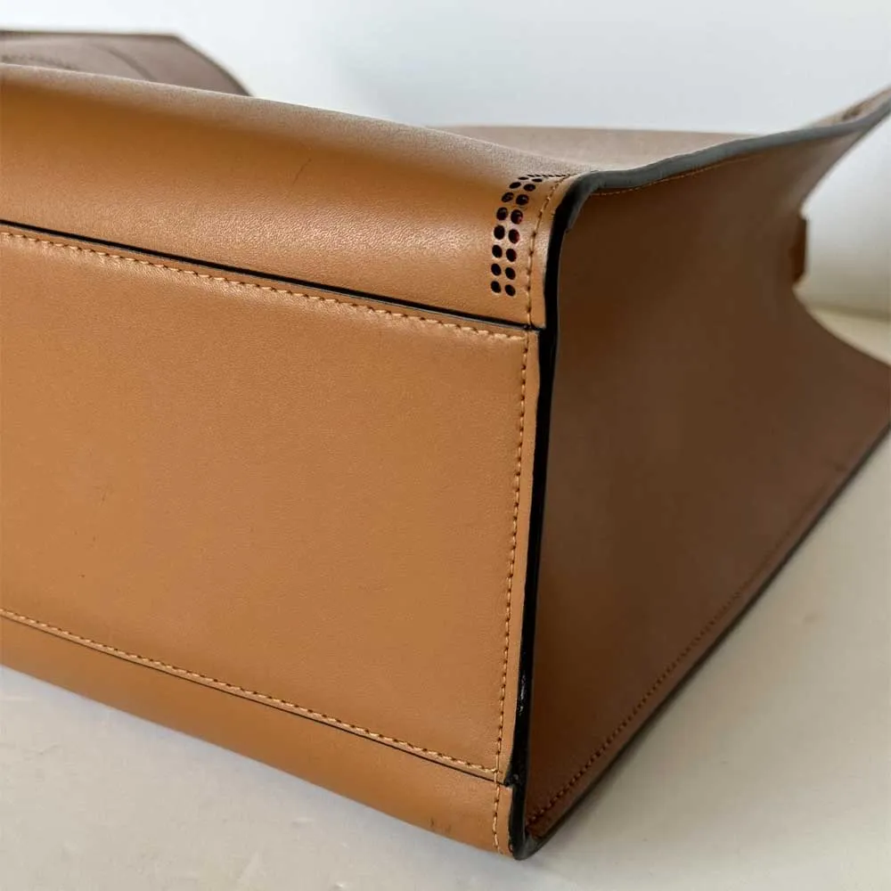 Medium Runaway Leather Tote