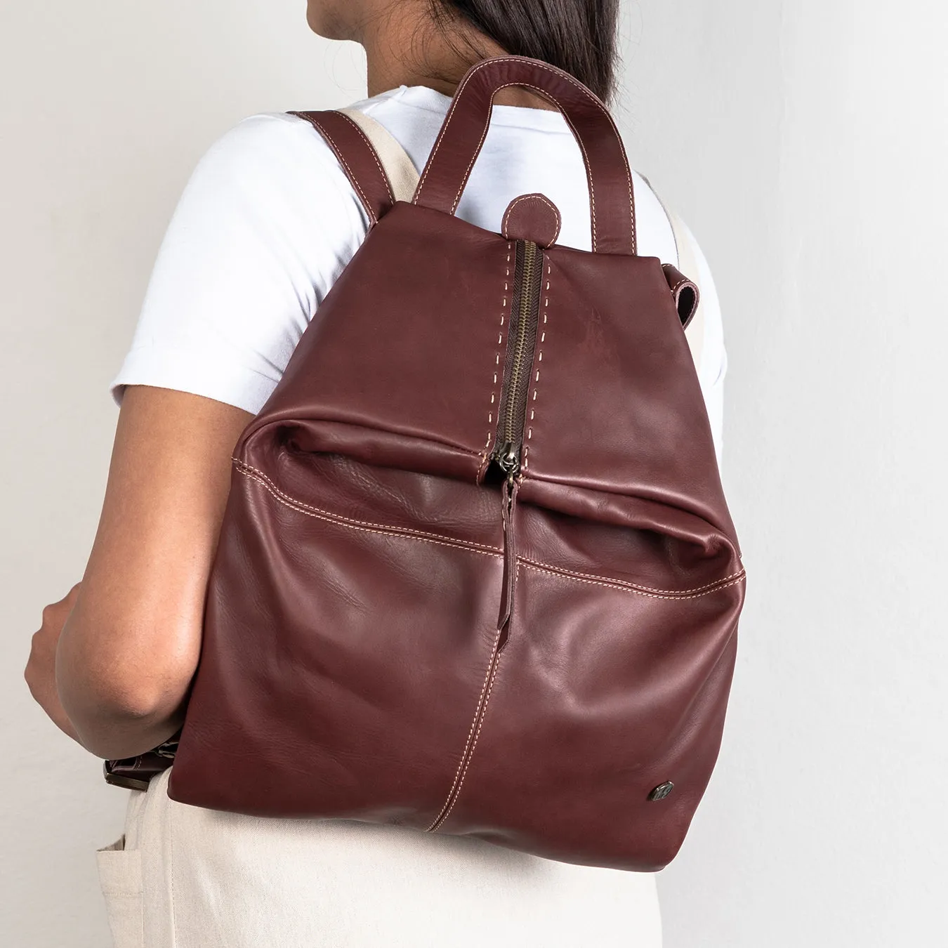 Ncumisa : Leather Backpack in Raisin Relaxa