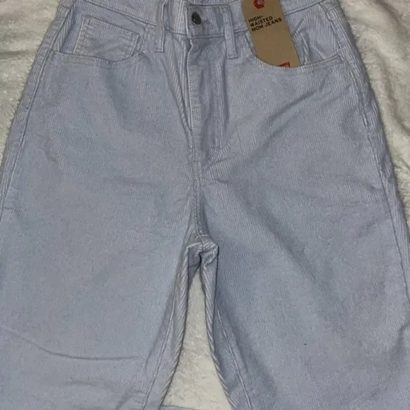 NEW LEVIS CORDUROY HIGH WAISTED MOM