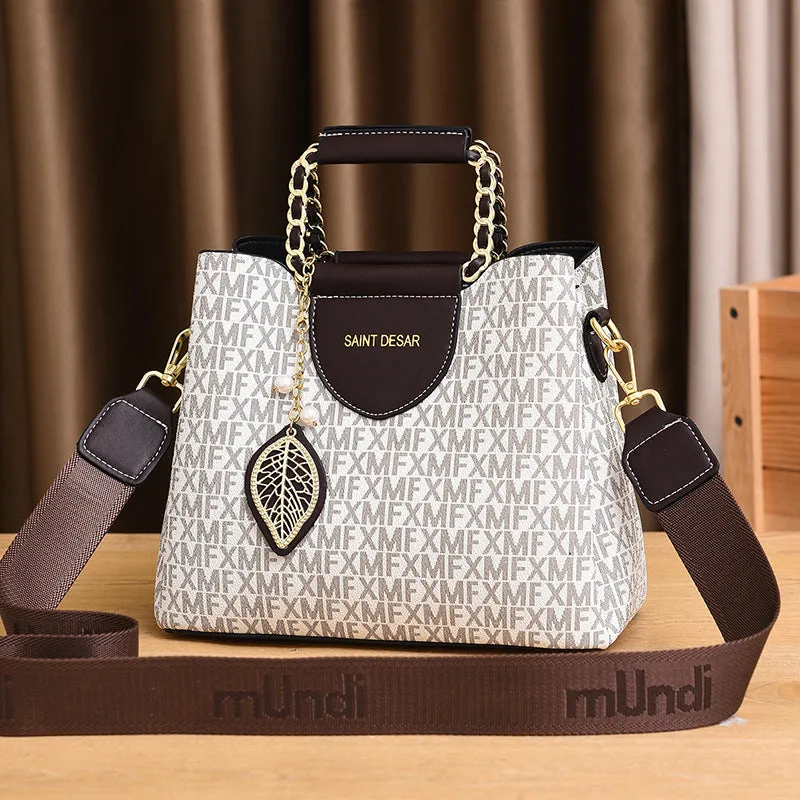 New popular casual commuter handbag