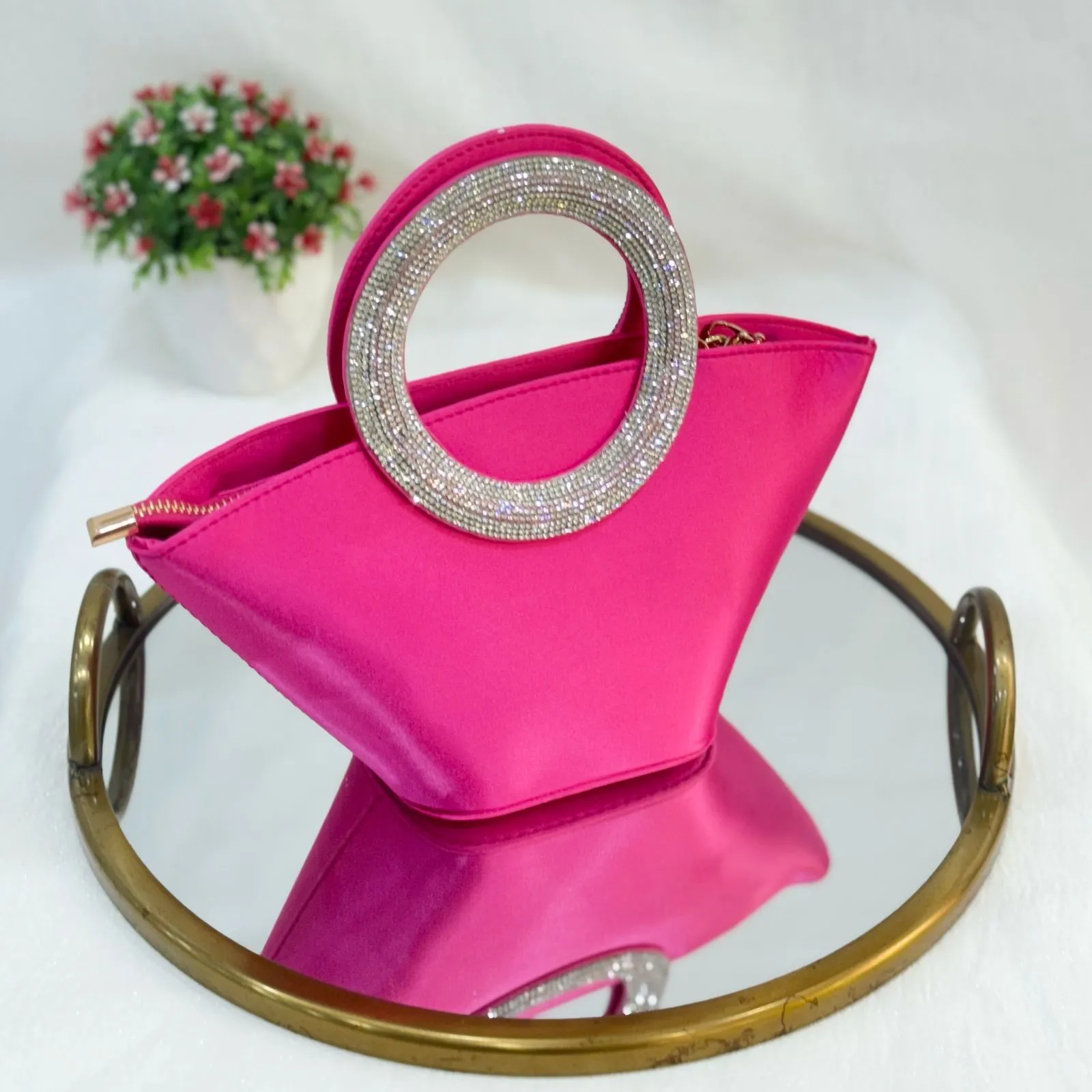 NIA BUCKET BAG