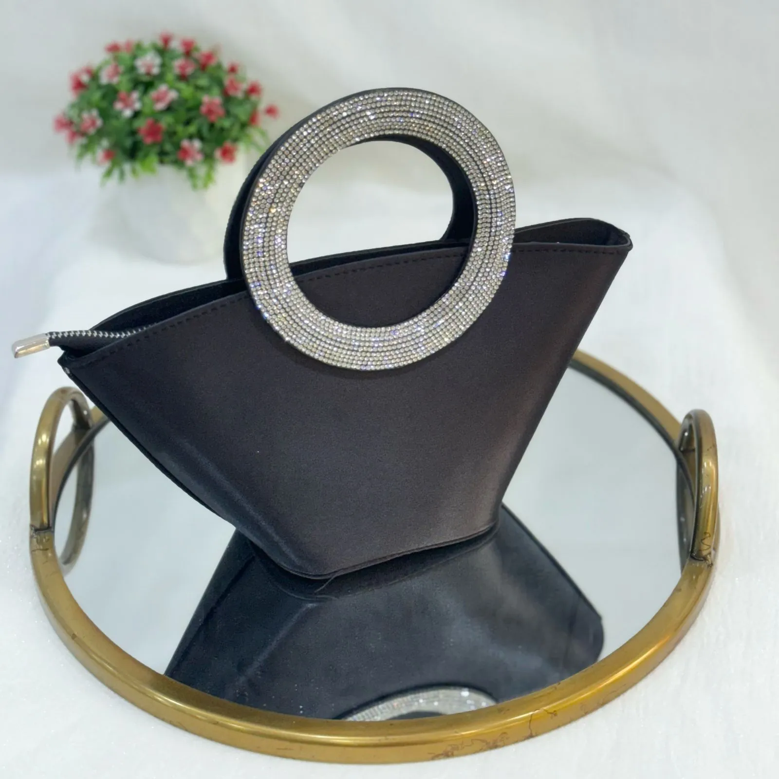 NIA BUCKET BAG