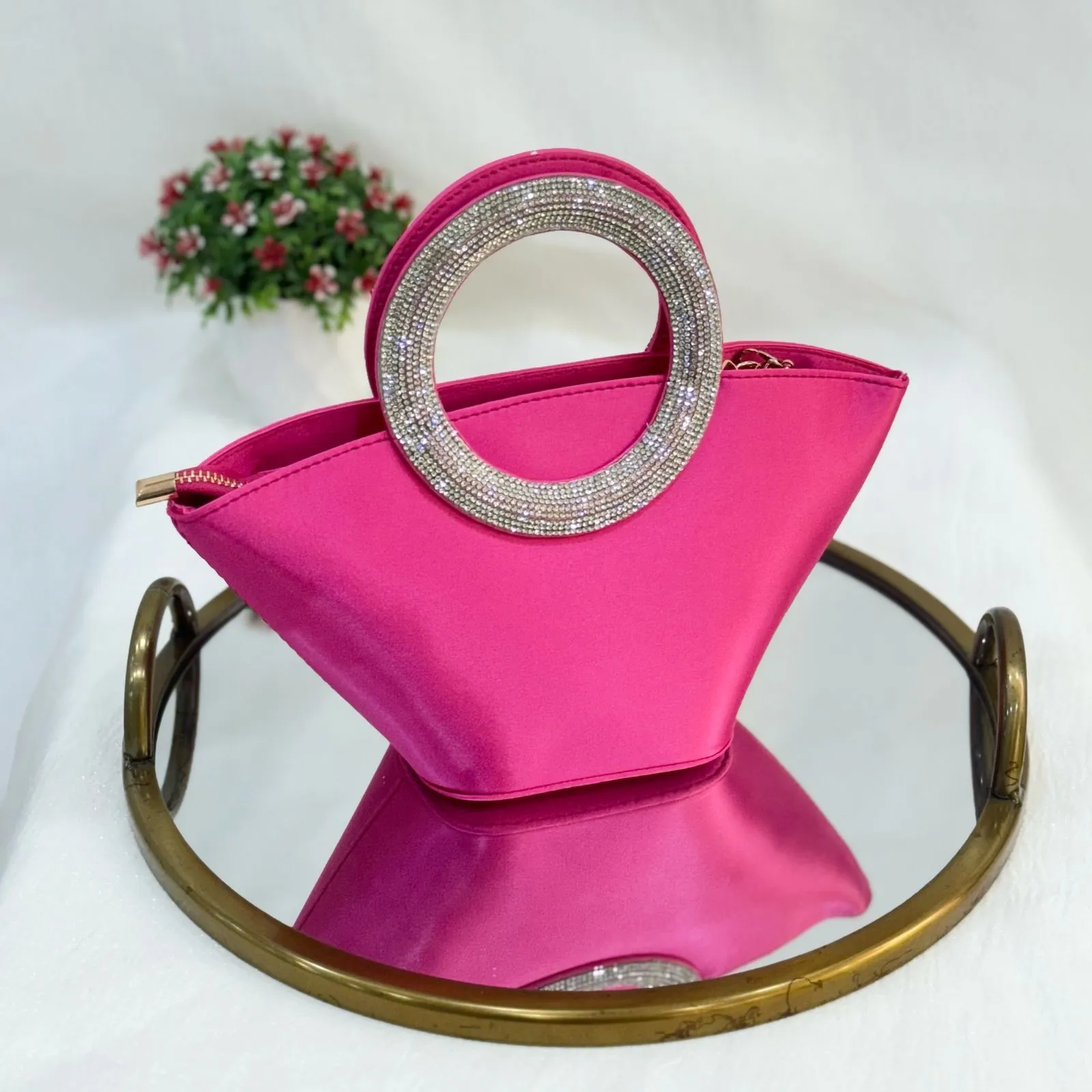 NIA BUCKET BAG