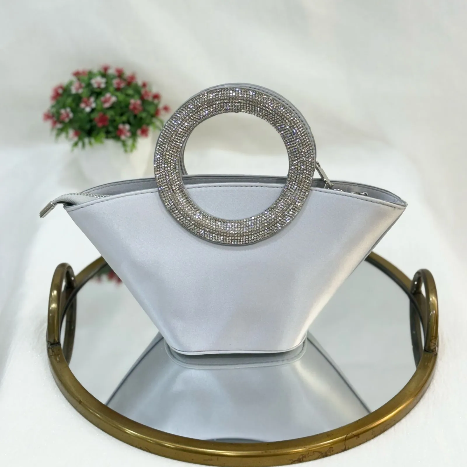 NIA BUCKET BAG