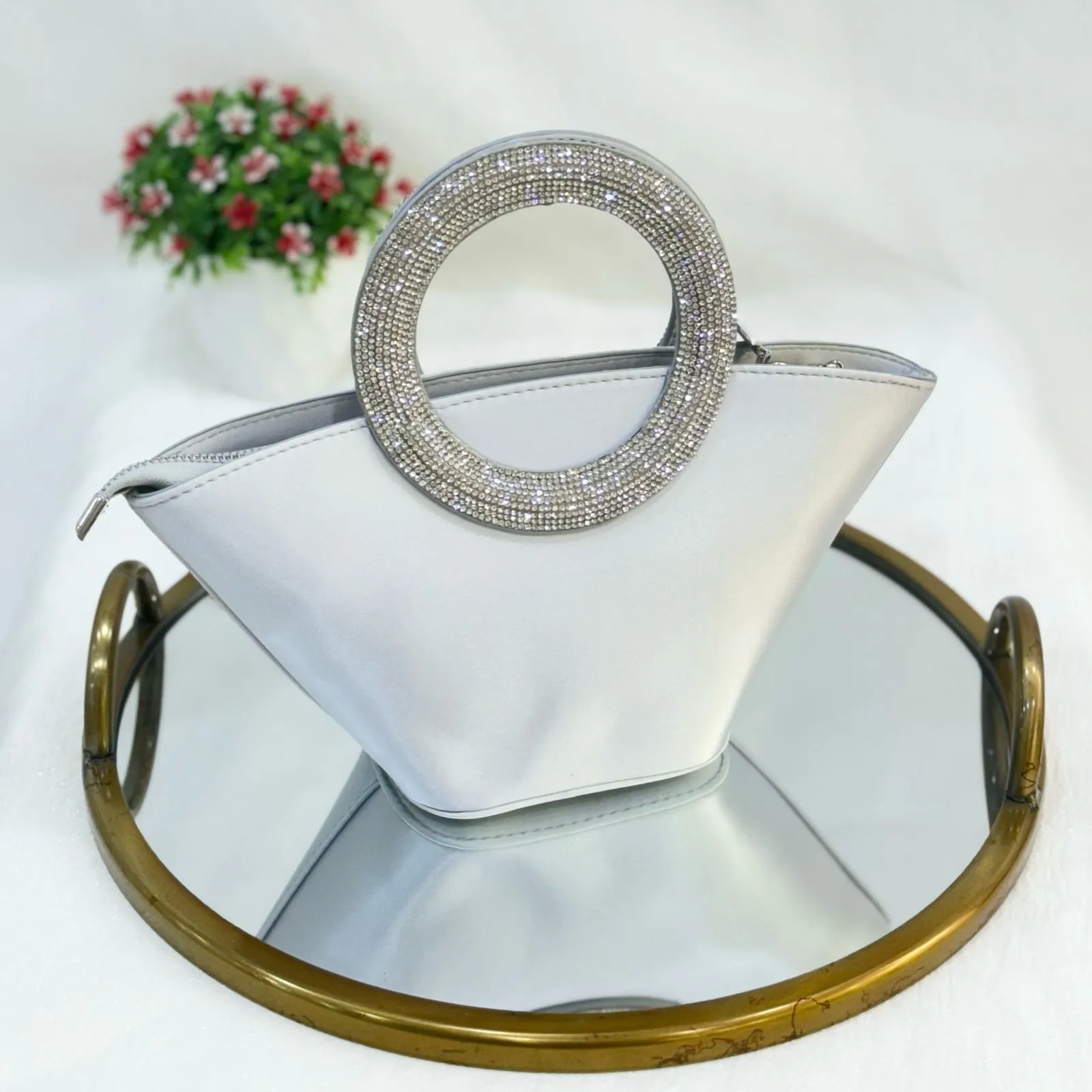NIA BUCKET BAG