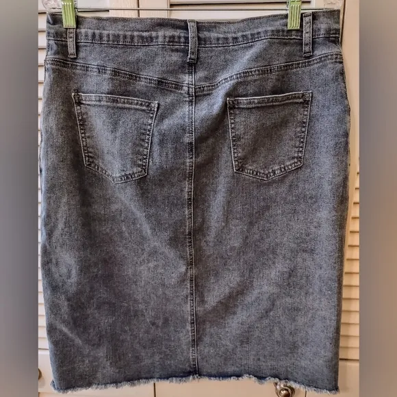 NWT Happily Grey Jeans Pencil Skirt, front split, size 13/30