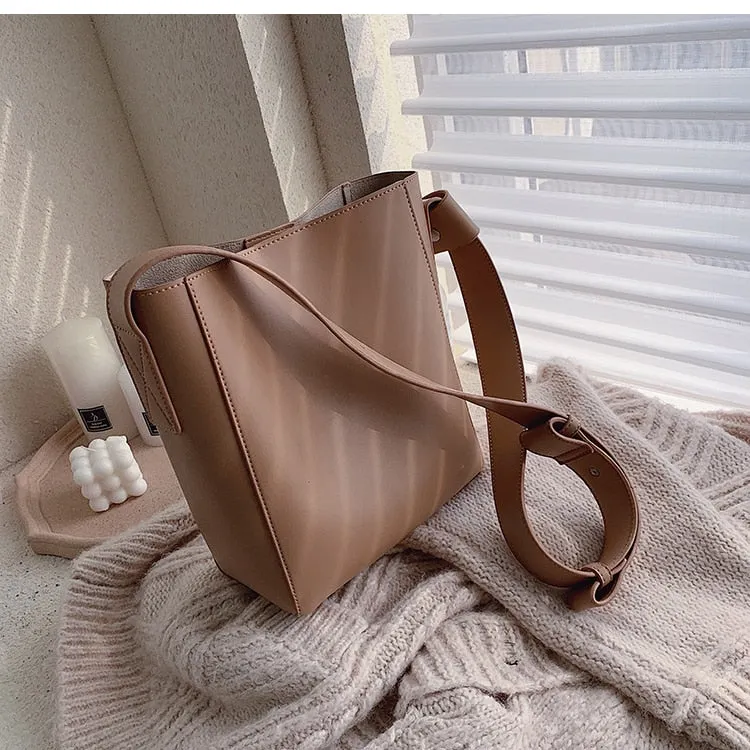 Realaiot casual wide strap bucket bag designer women shoulder bags luxury pu crossbody bag large capacity messenger bag simply purse