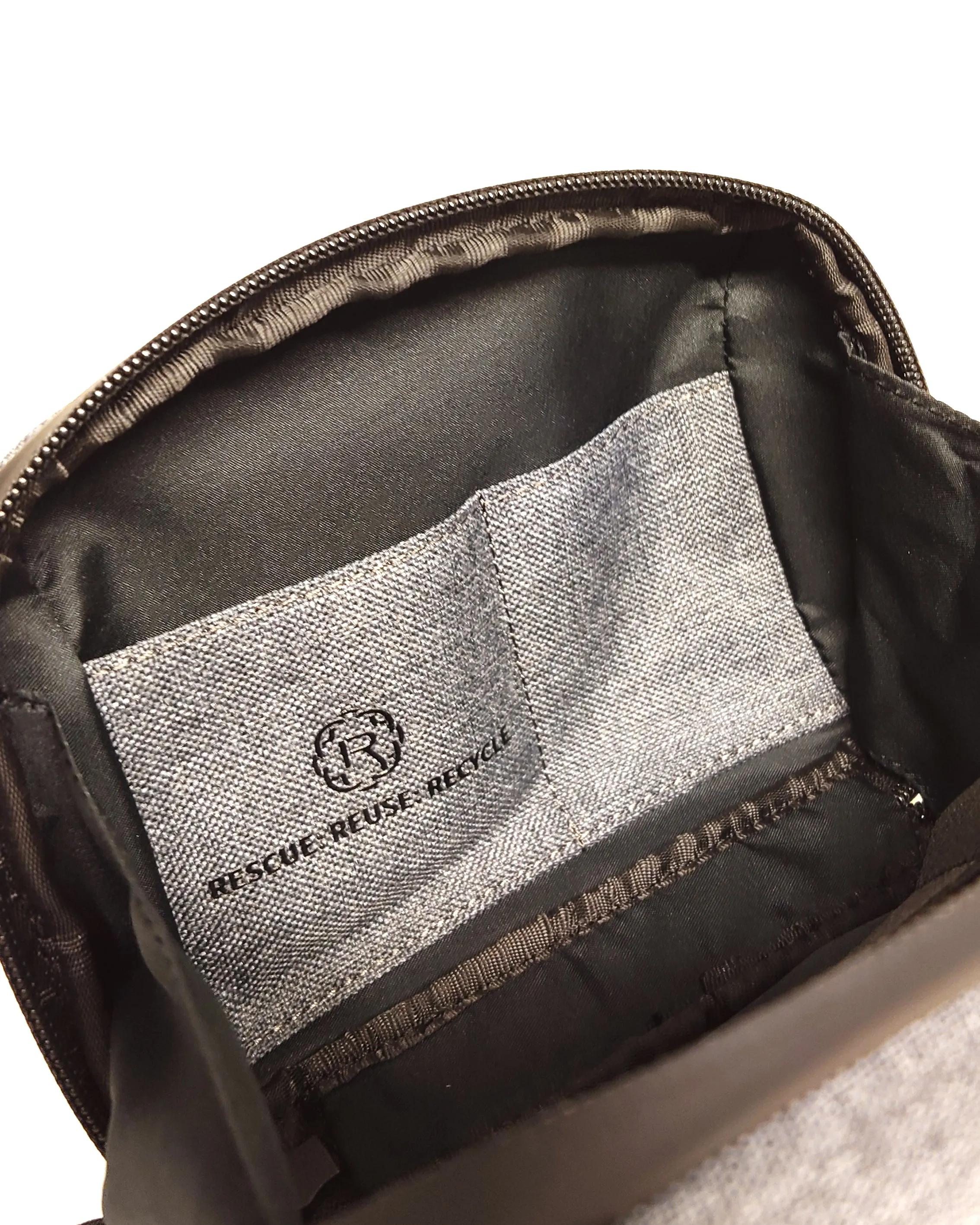 Rescued Polyester Pouch