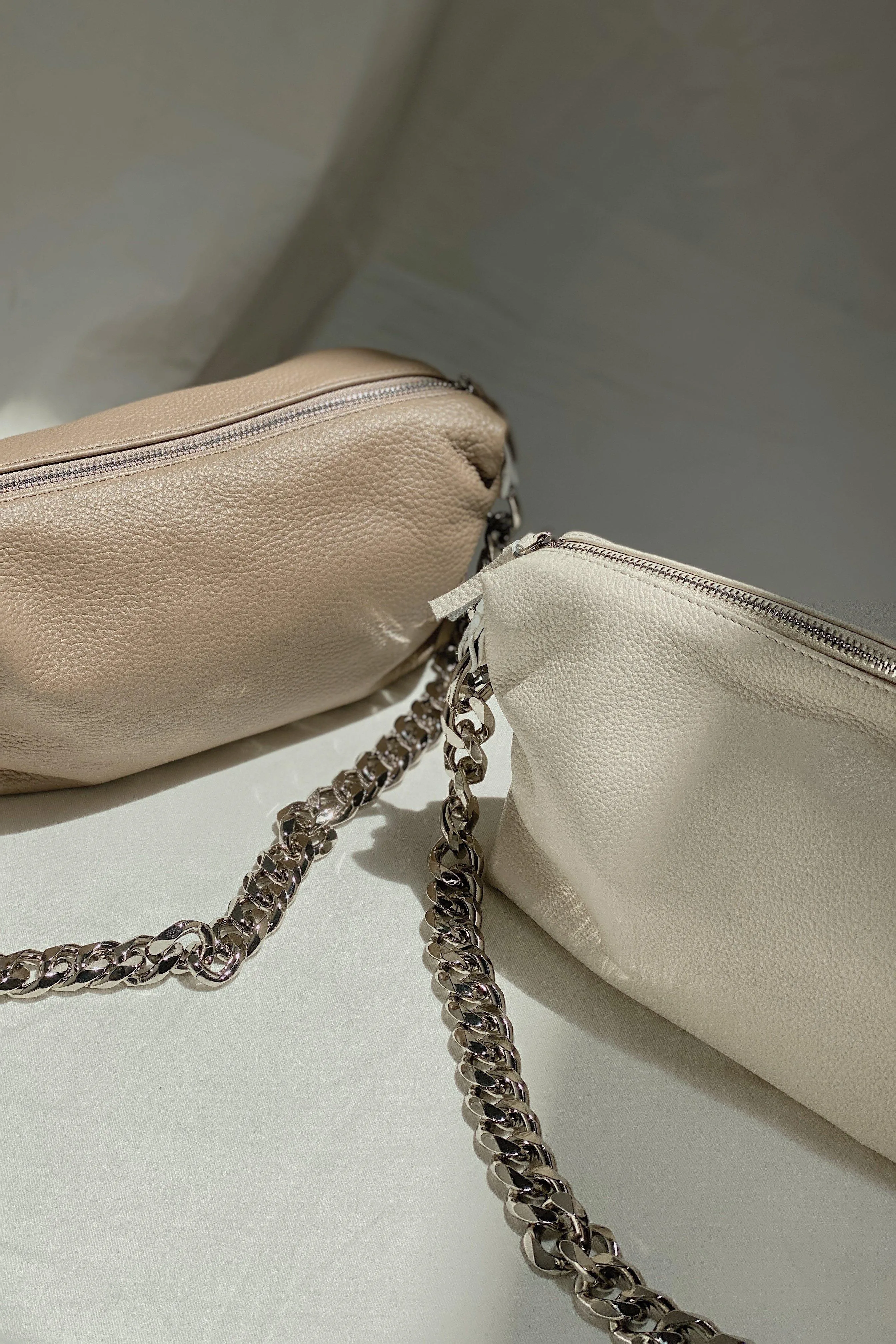 REY LEATHER SHOULDER BAG - BROWN