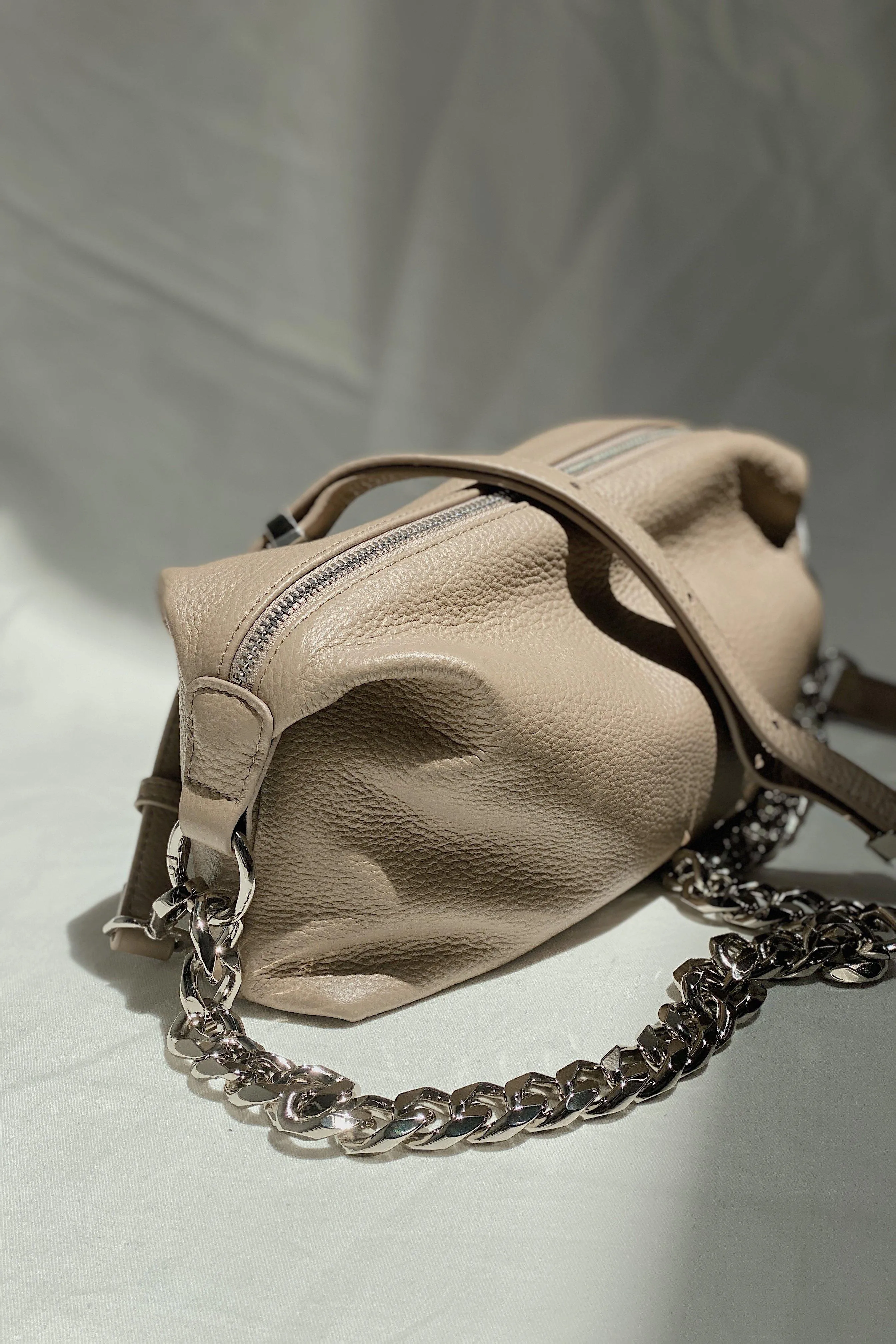 REY LEATHER SHOULDER BAG - BROWN