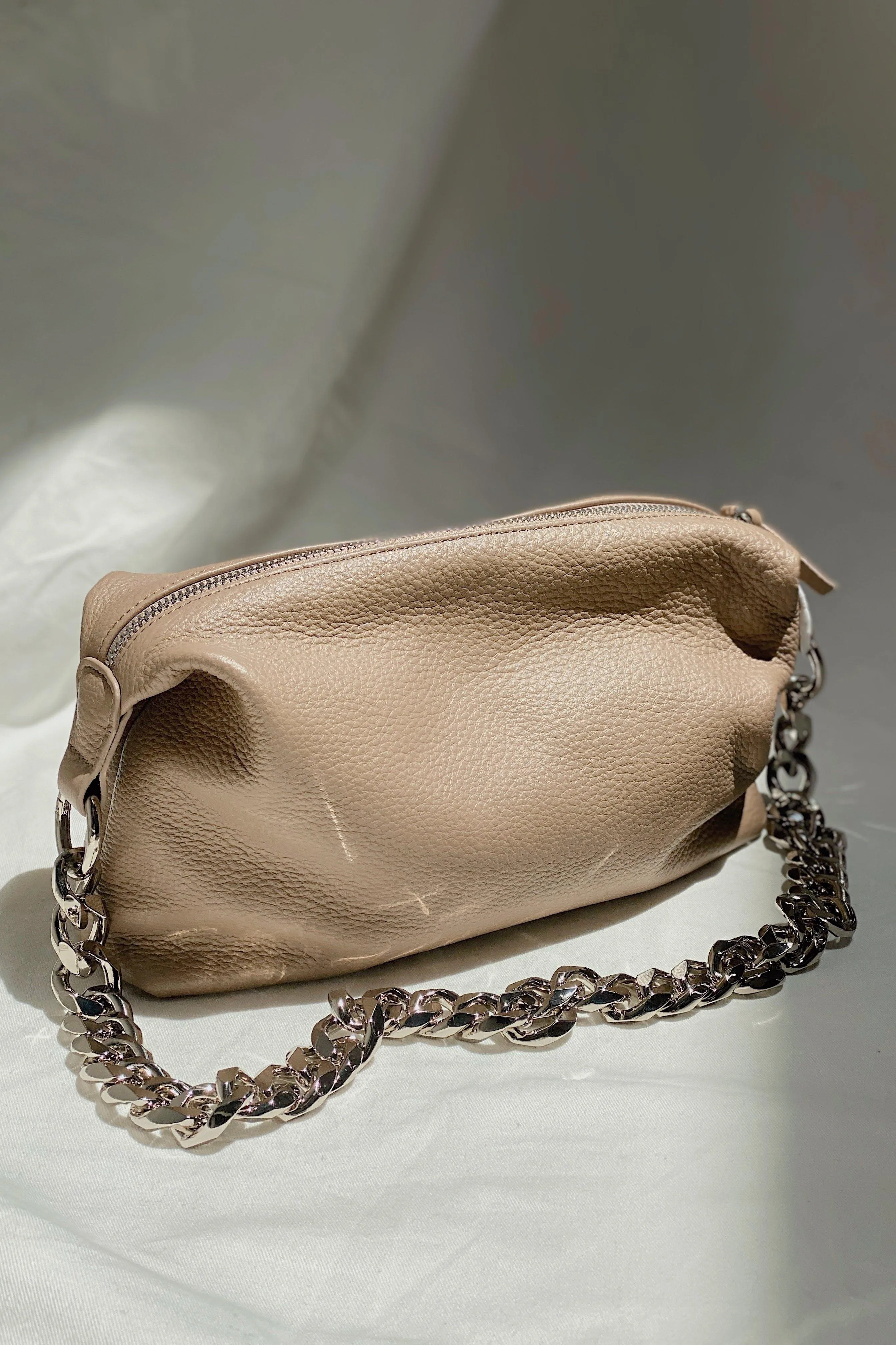 REY LEATHER SHOULDER BAG - BROWN