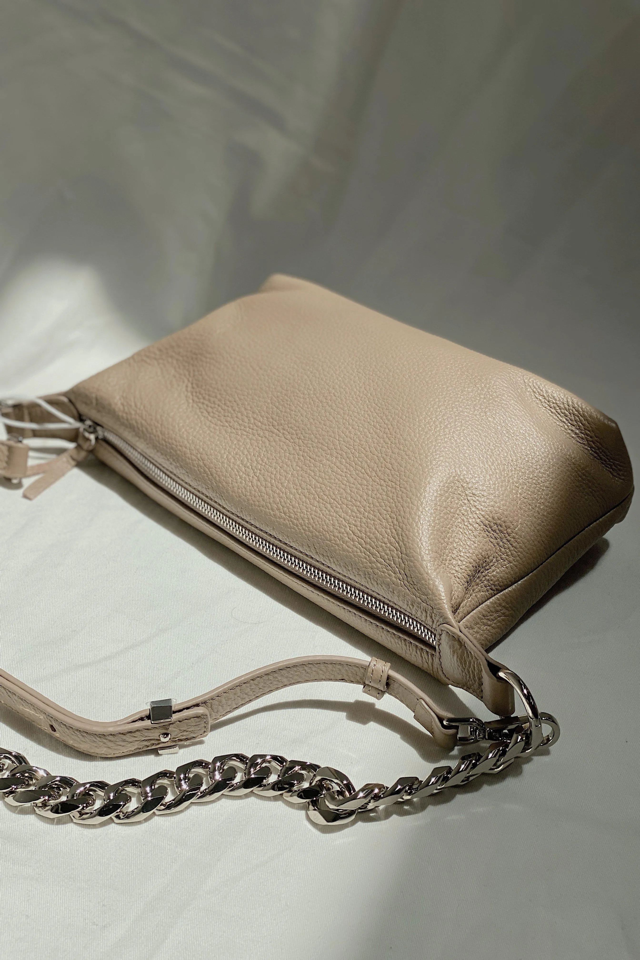 REY LEATHER SHOULDER BAG - BROWN
