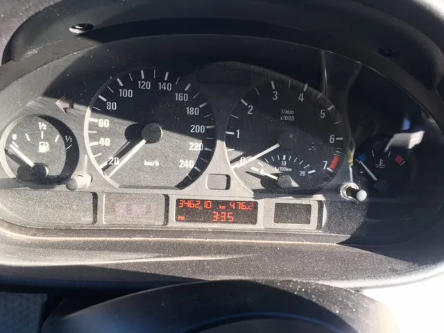 S2737 3' E46 Sedan 320i M54 AUTO 2003/09