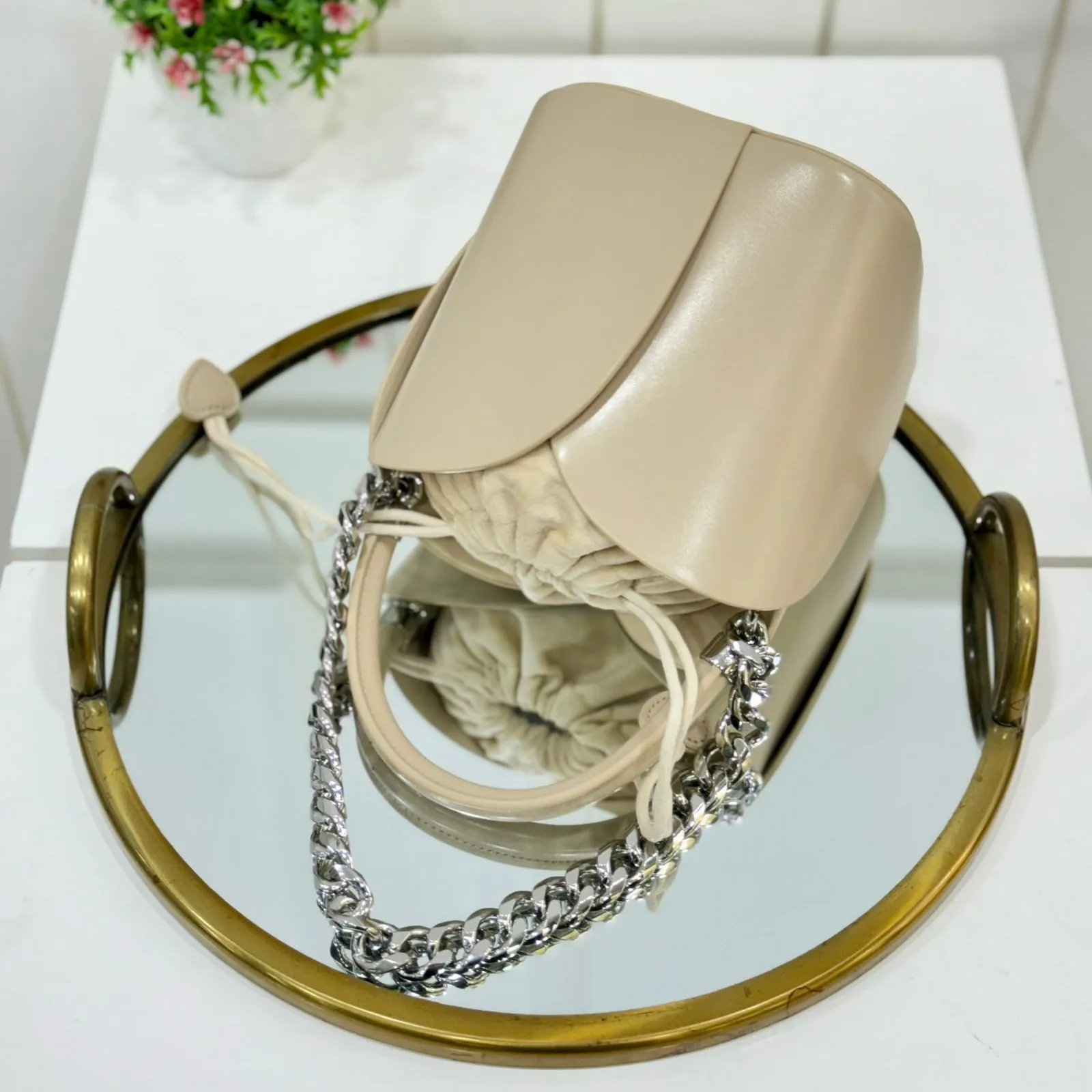 TABBY BUCKET BAG