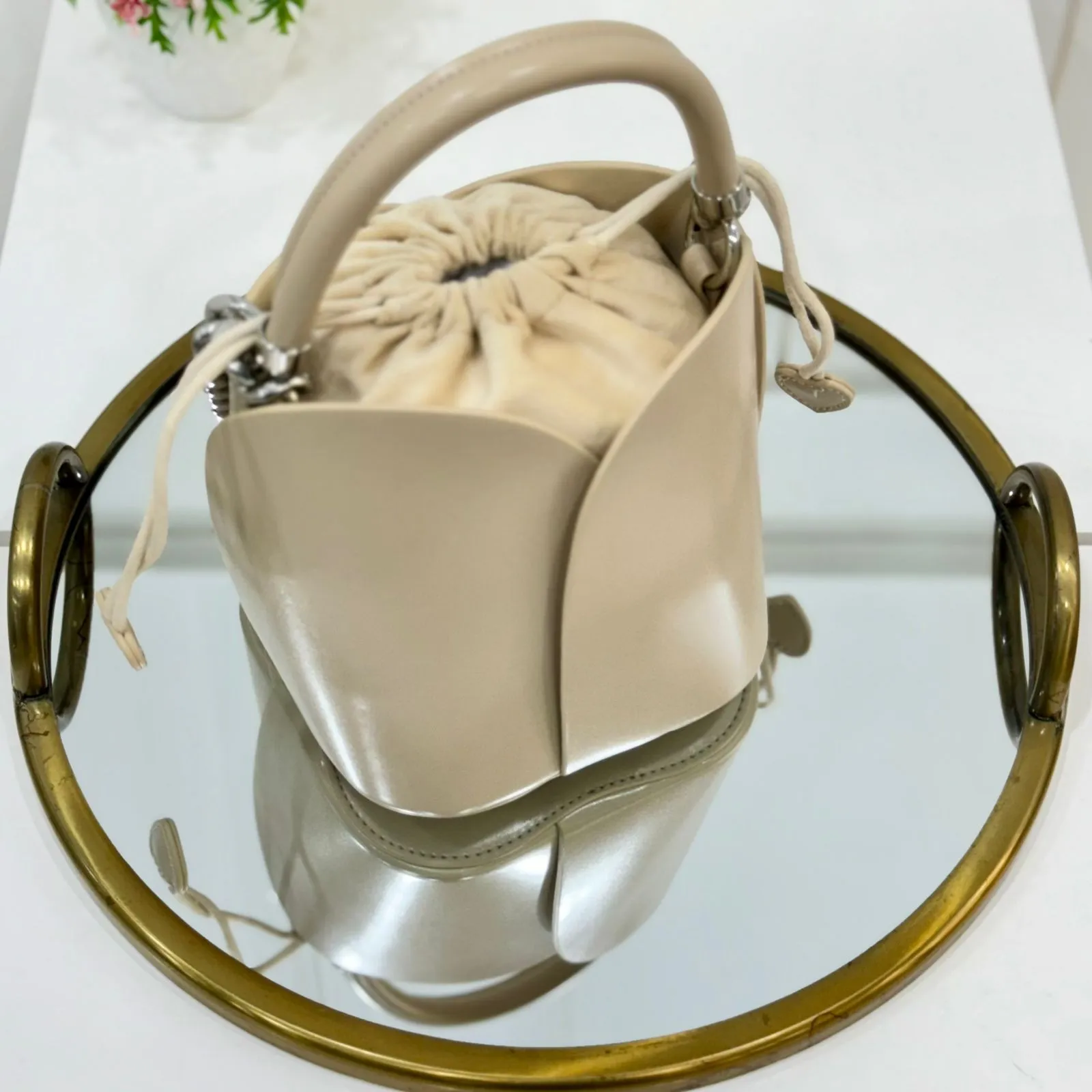 TABBY BUCKET BAG