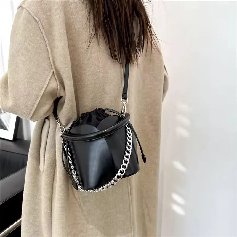 TABBY BUCKET BAG