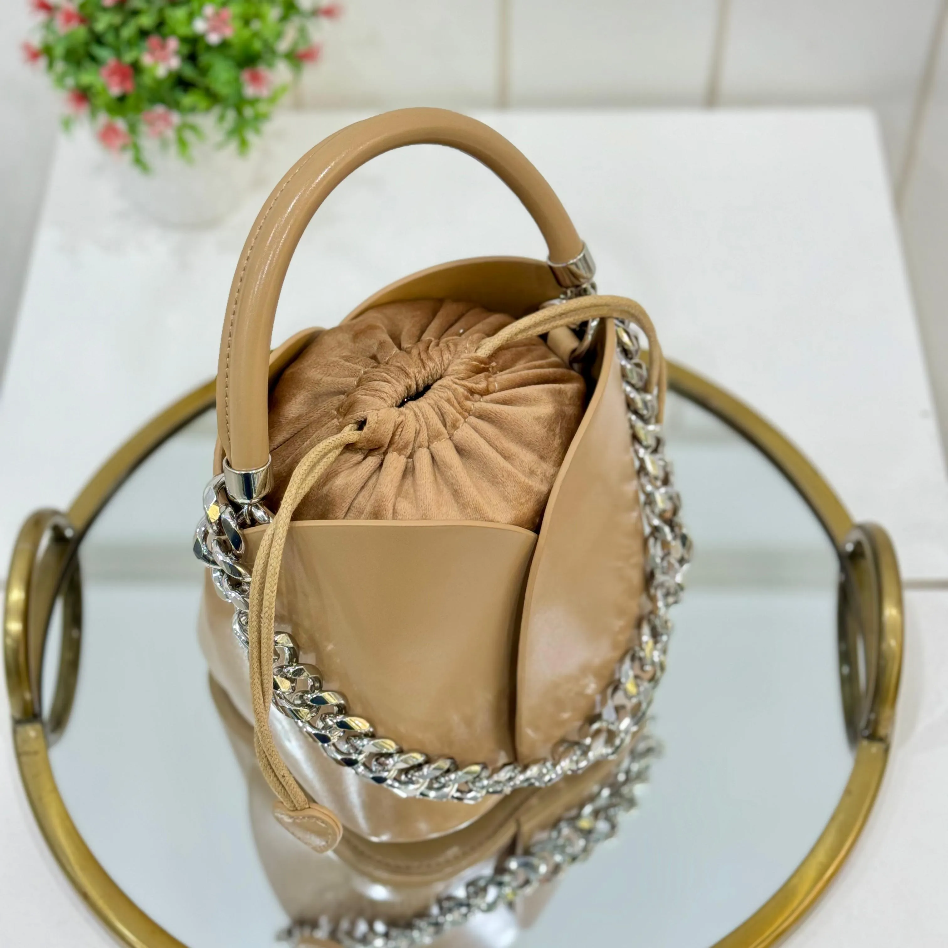 TABBY BUCKET BAG