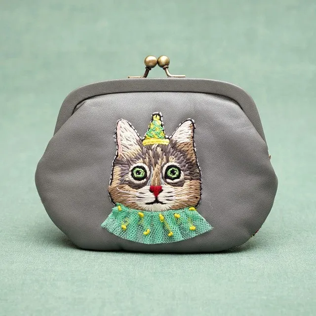 TAMAO WORLD Embroidery Frame Circus Pouch Light Gray