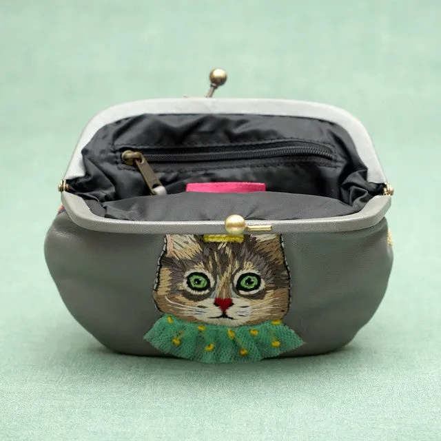 TAMAO WORLD Embroidery Frame Circus Pouch Light Gray