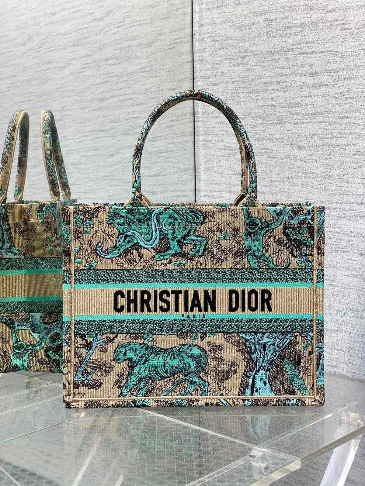 Tote book bag