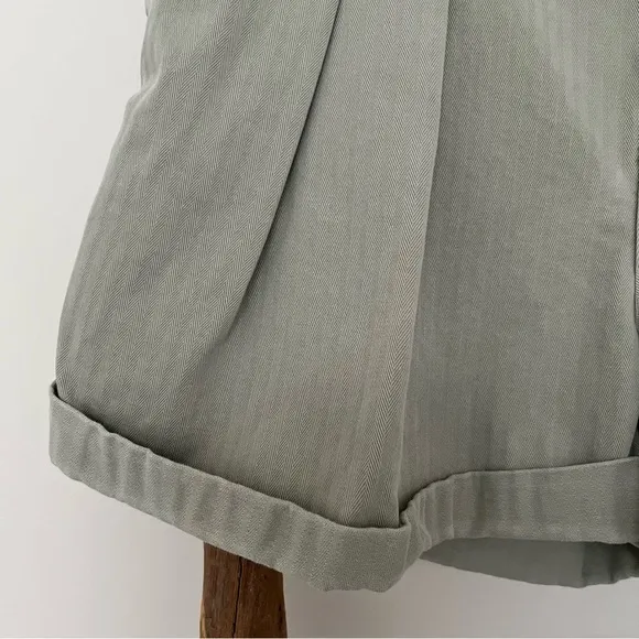 [unsubscribed] 100% cotton herringbone pleated pocket shorts sage green 0