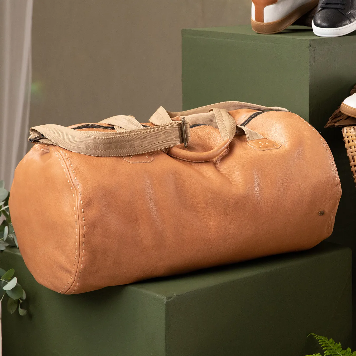 Weekender : Leather Travel Bag in Tan Vintage