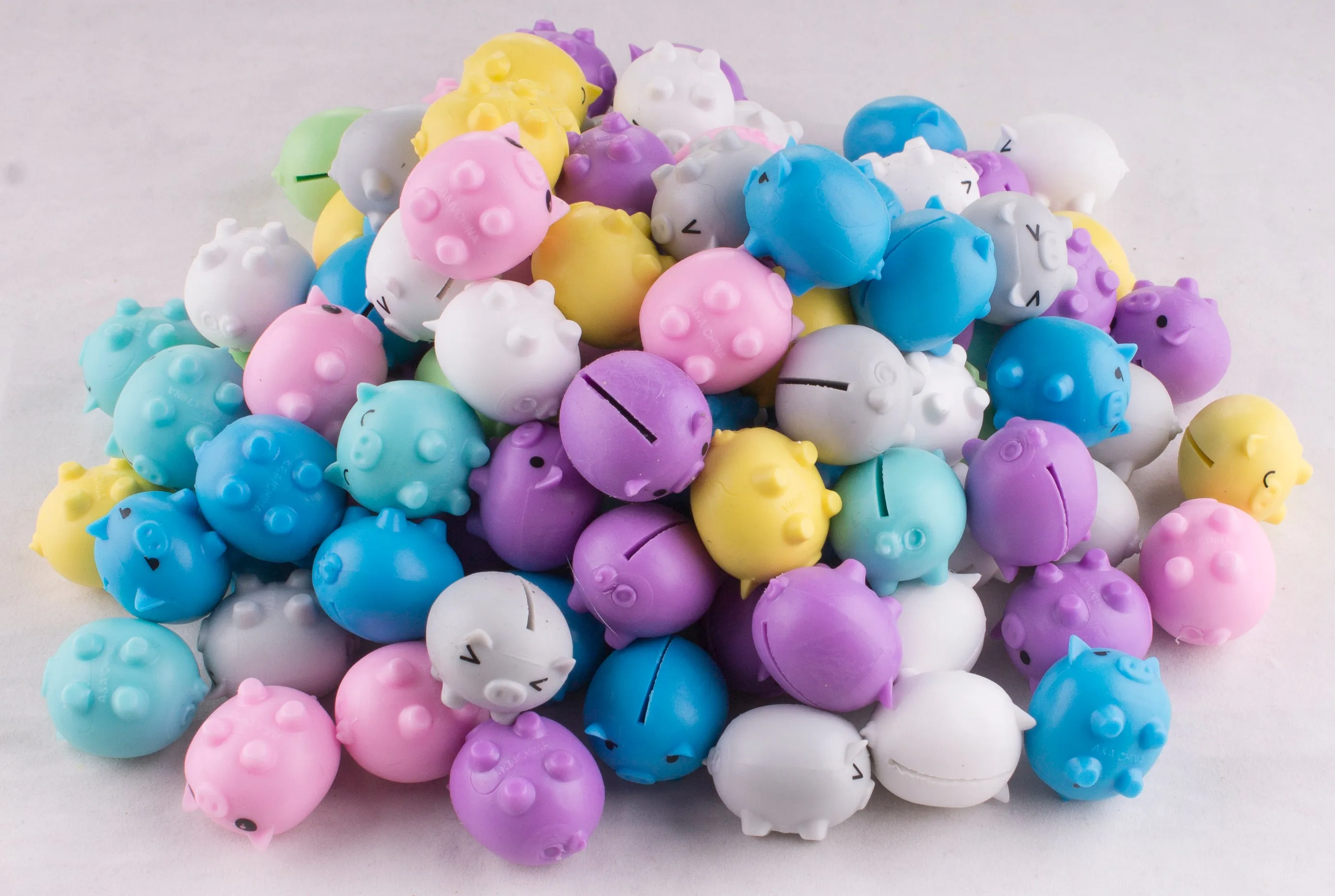 World's Smallest Piggy Bank Squishy Soft Novelty Party Vending Toys - 100 Pieces